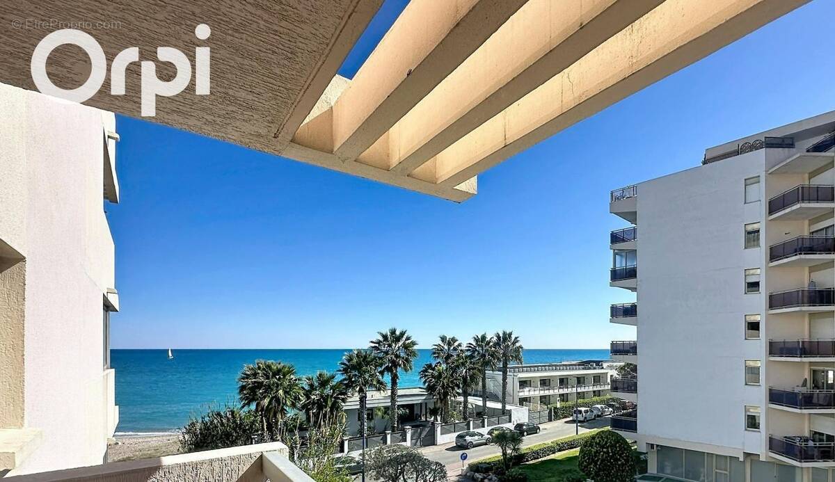 Appartement à VILLENEUVE-LOUBET