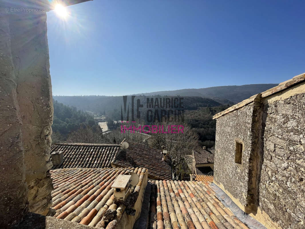 Appartement à BONNIEUX