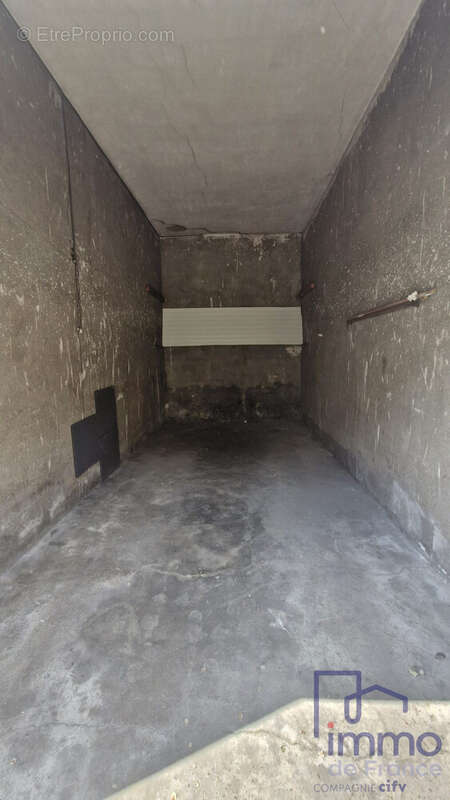 Parking à SAINT-ETIENNE