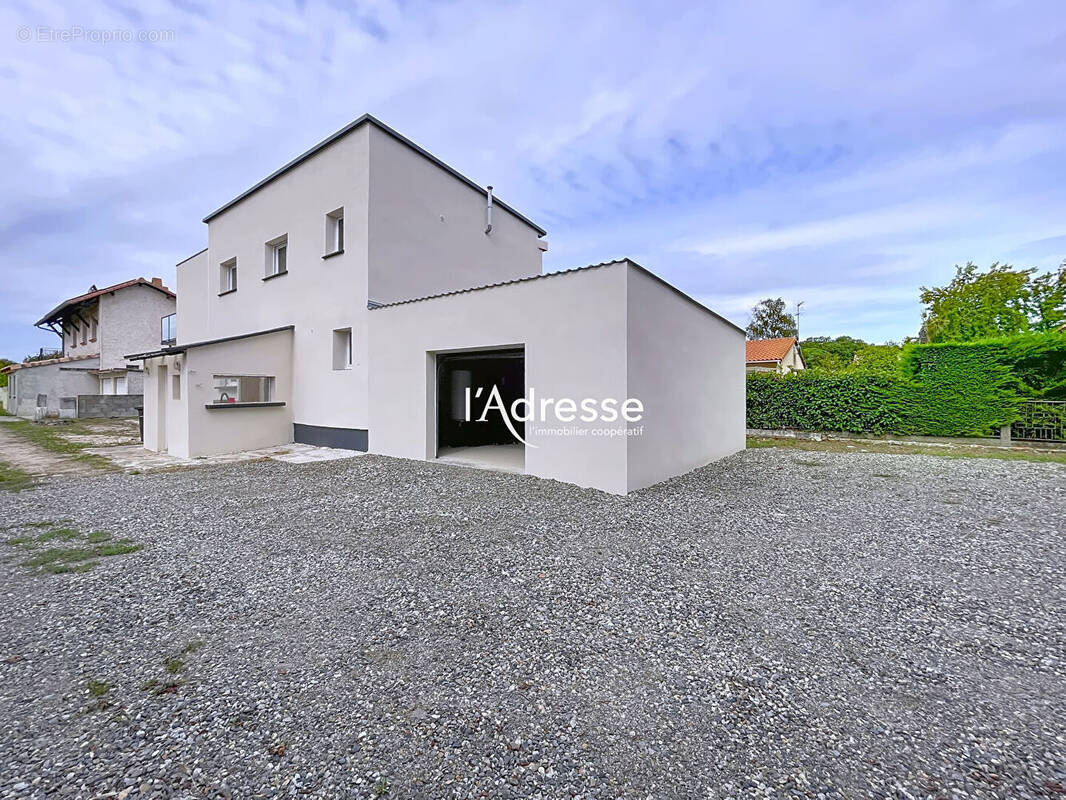 Maison à LA SALVETAT-SAINT-GILLES