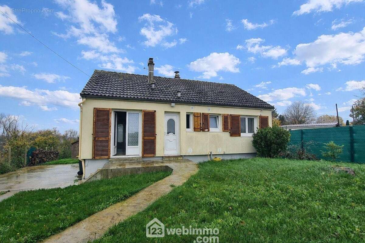 Venez visiter cette maison totalement rénovée.