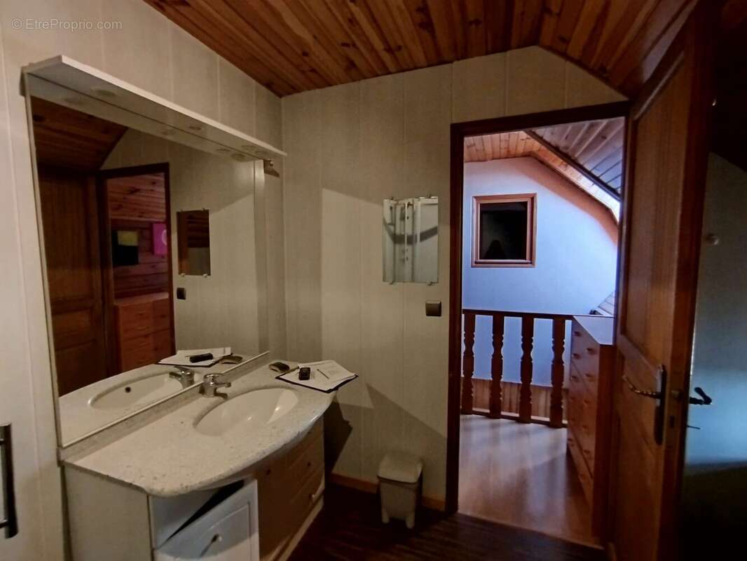 Appartement à BESSE-ET-SAINT-ANASTAISE