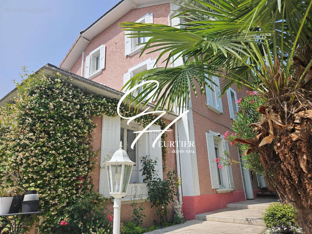 Maison à VILLARD-BONNOT