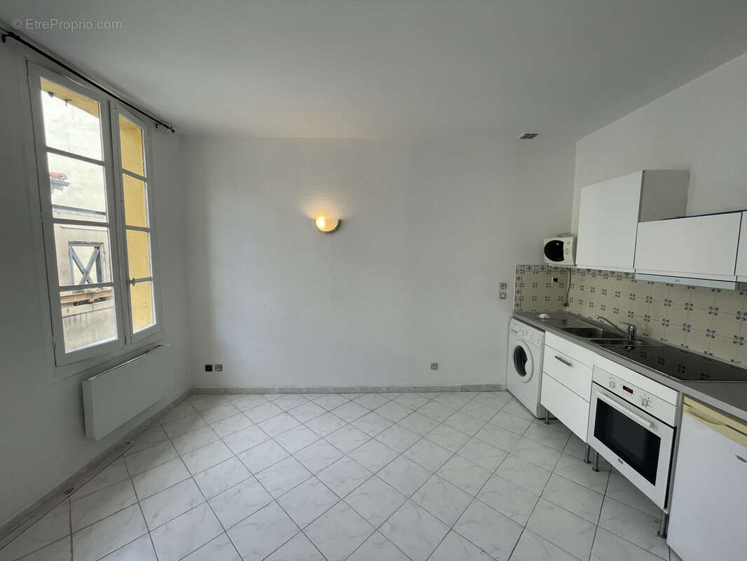 Appartement à MARSEILLE-1E