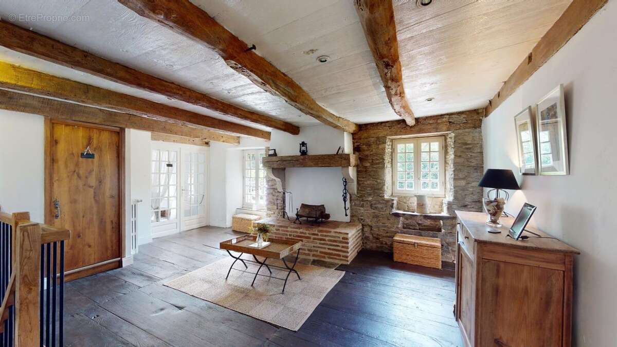 Maison à COUPIAC