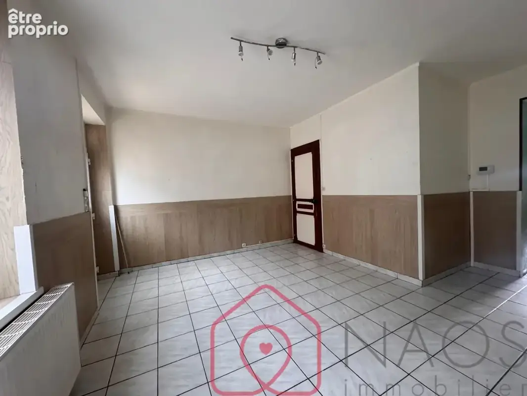 Maison mitoyenne à vendre en exclusivité  Noyers-Pont Maugis  117 000  FAI - photo 2