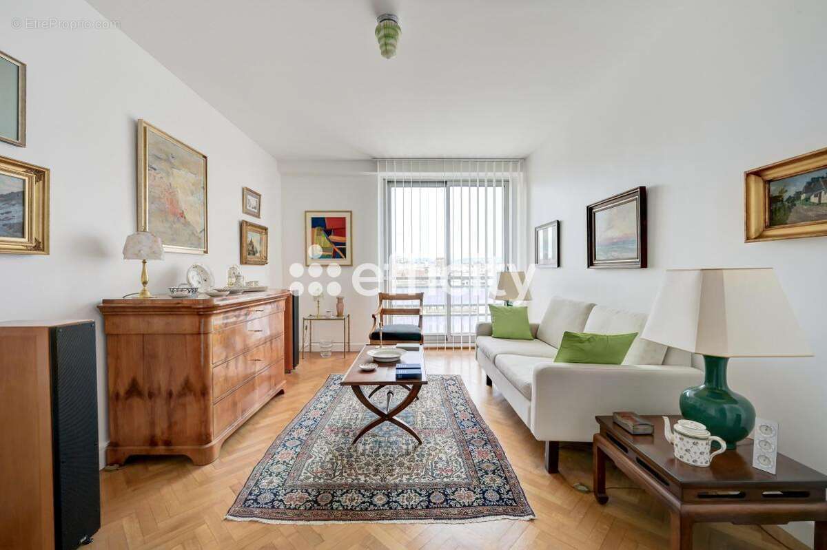 Appartement à MARSEILLE-6E