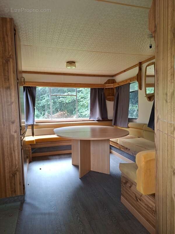 Grange , maisonnette, en pierre, brute à rénover, sur terrain de 10 000 m2 avec étang et Mobil Home. Proche Villaines la Juhel,  - photo 5