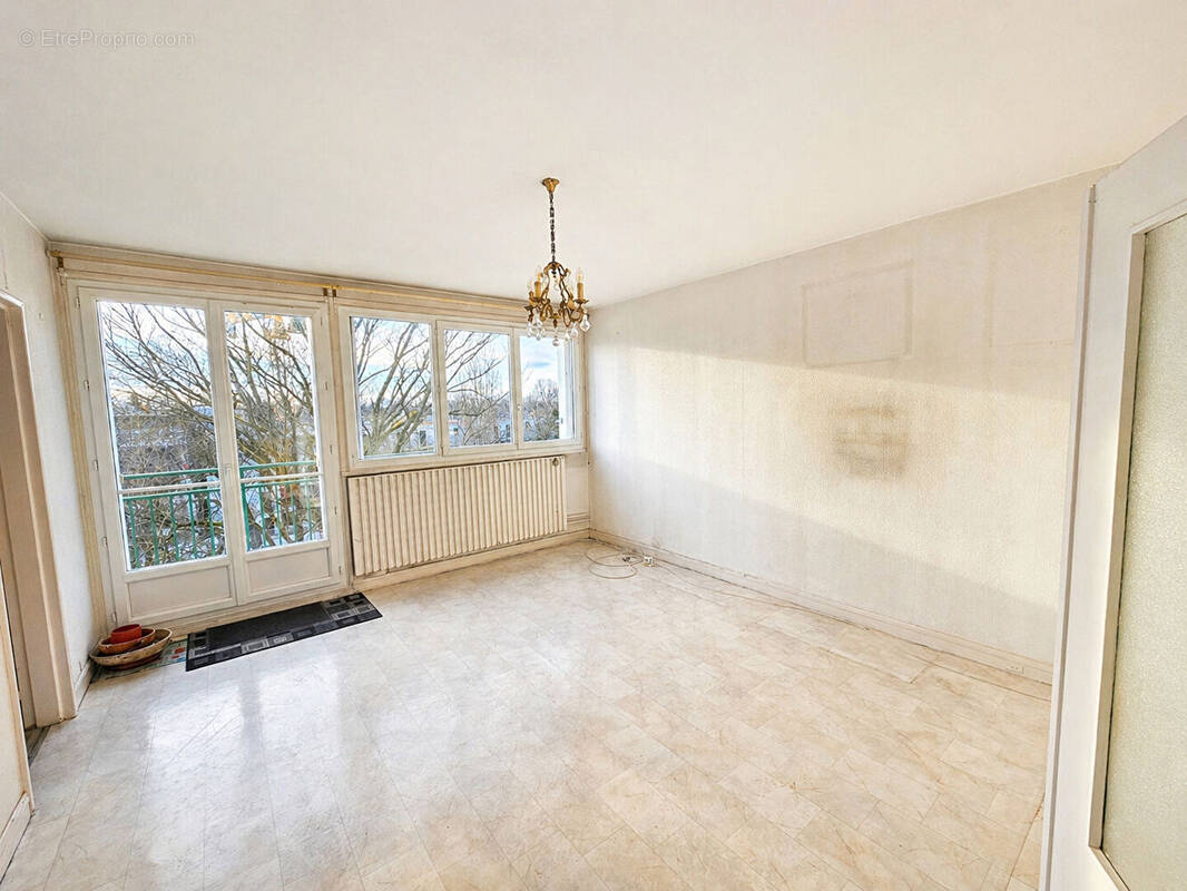 Appartement à LE PLESSIS-TREVISE