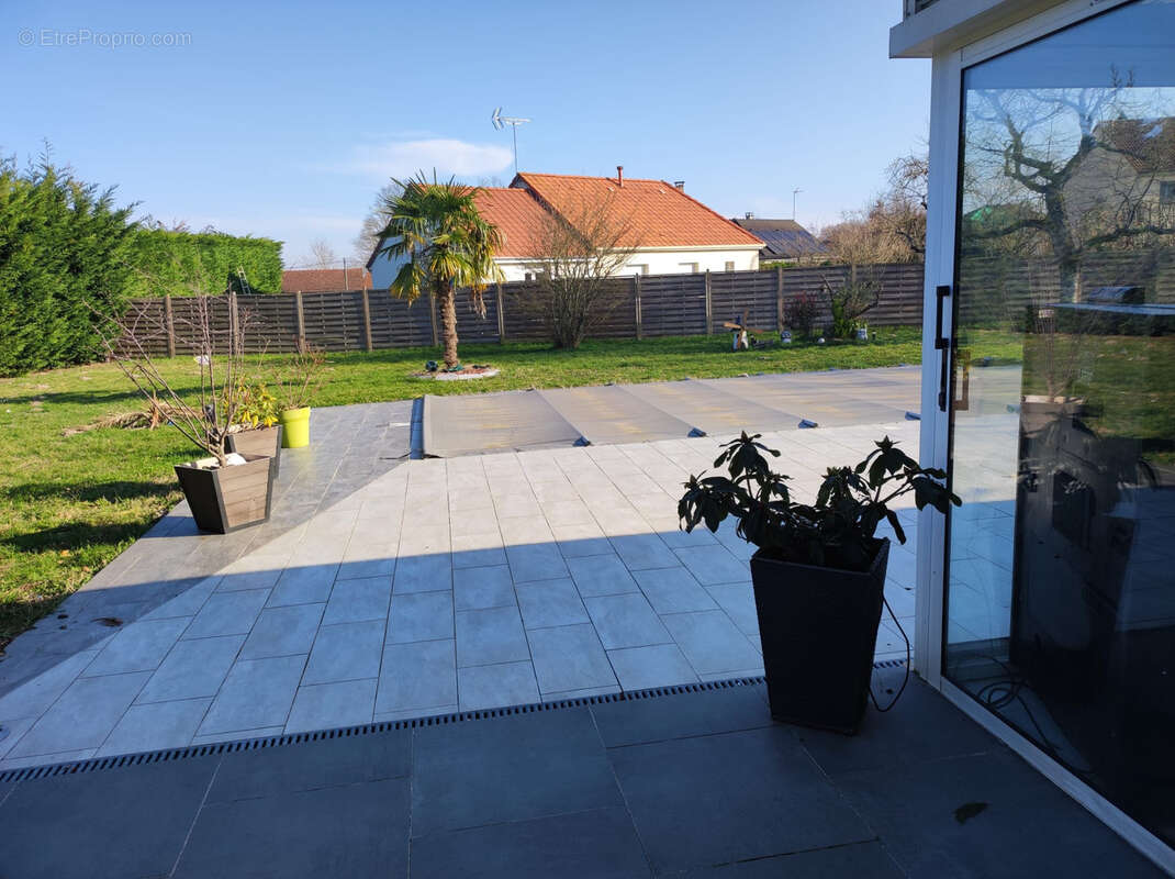 Maison à CHEVILLON-SUR-HUILLARD