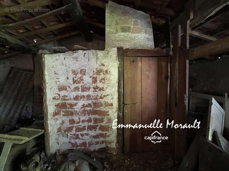 Commerce à BAGNOLS-EN-FORET