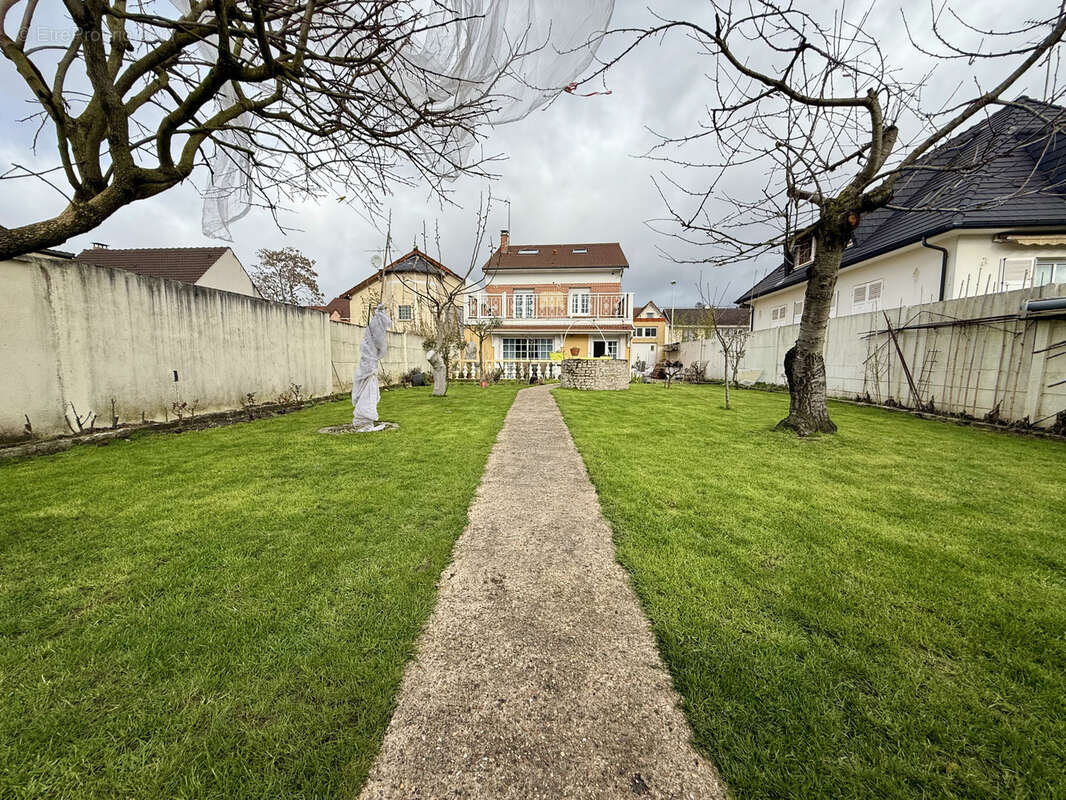 Maison à AULNAY-SOUS-BOIS