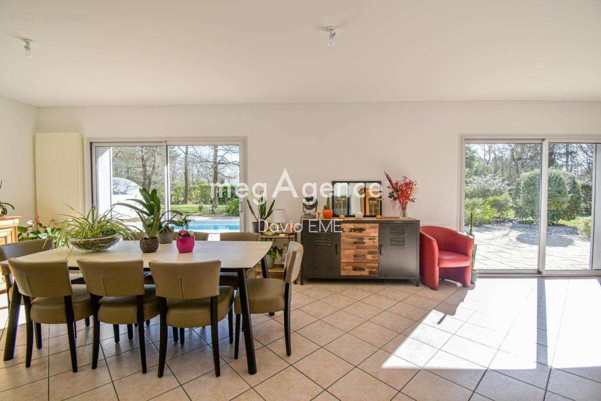 Maison à NOTRE-DAME-DE-RIEZ