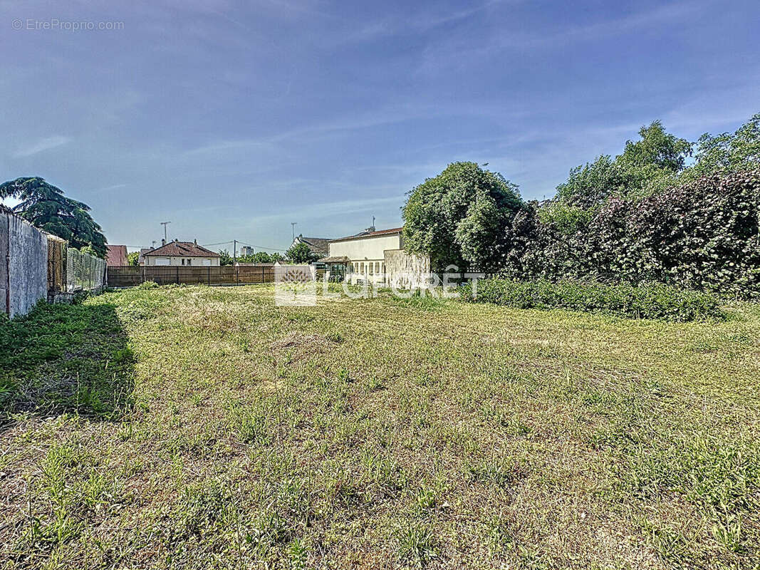 Terrain à CHALONS-EN-CHAMPAGNE