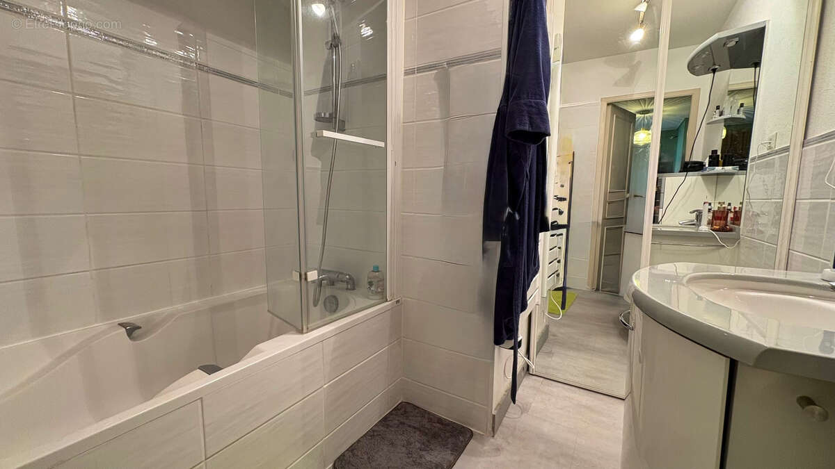 EXCLUSIVITE - Appartement T3 avec balcons et stationnement - photo 6