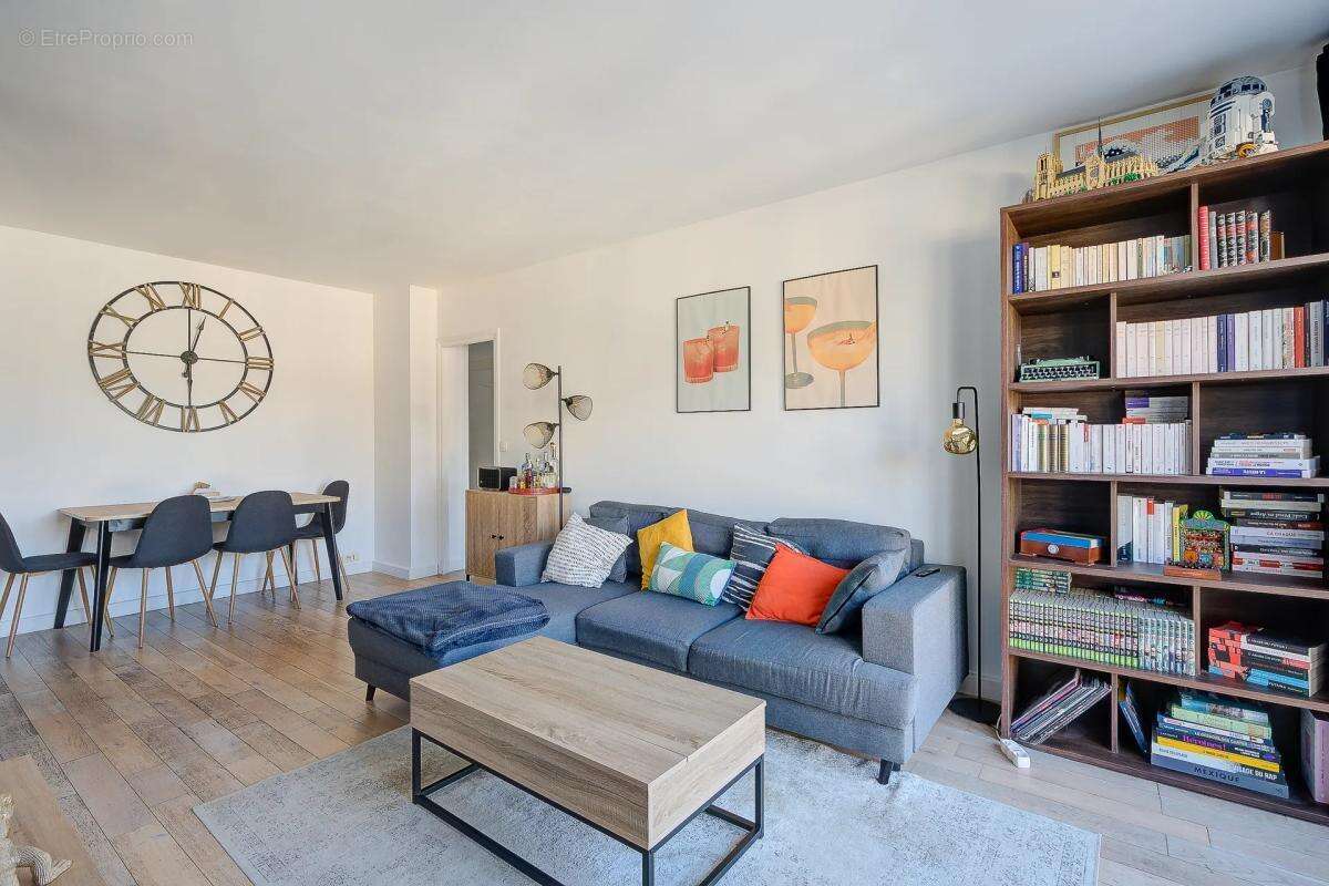 Appartement à LA GARENNE-COLOMBES
