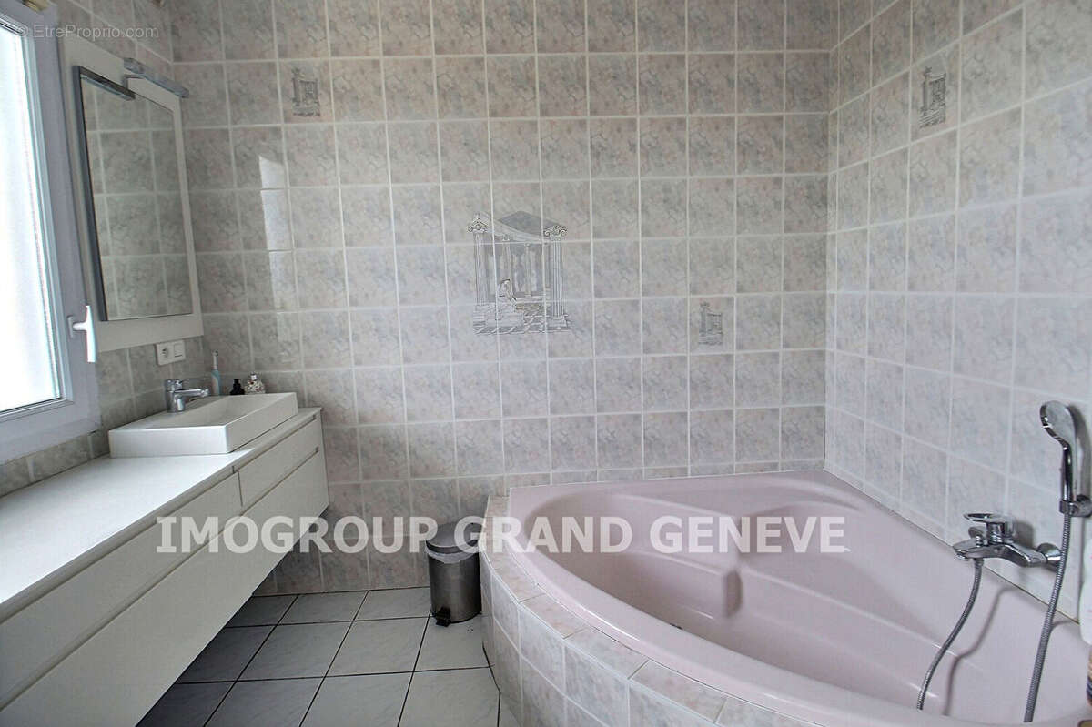 Maison à SAINT-CERGUES