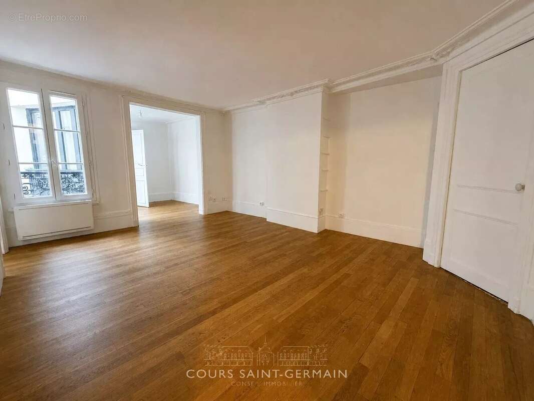 Appartement à PARIS-3E
