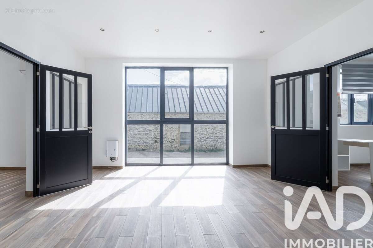 Photo 8 - Commerce à MOREAC