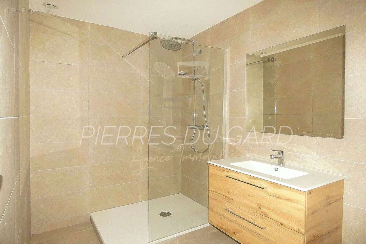 Appartement 79 m² à Uzes  - photo 2