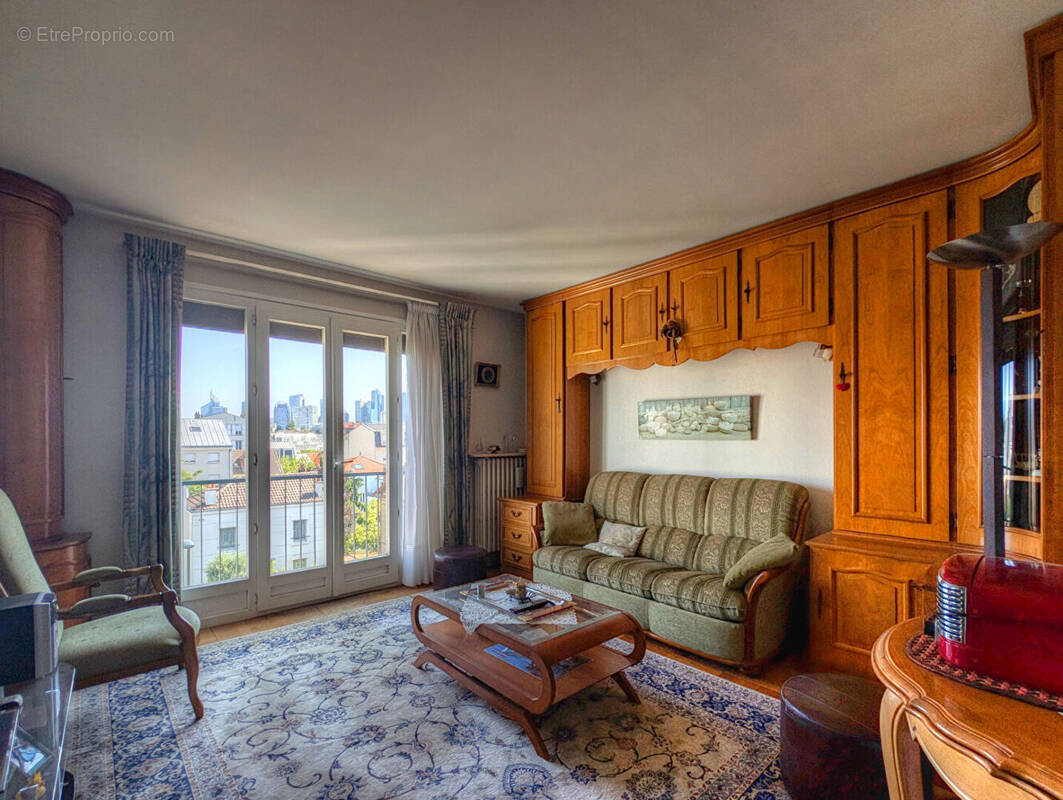 Appartement à LA GARENNE-COLOMBES