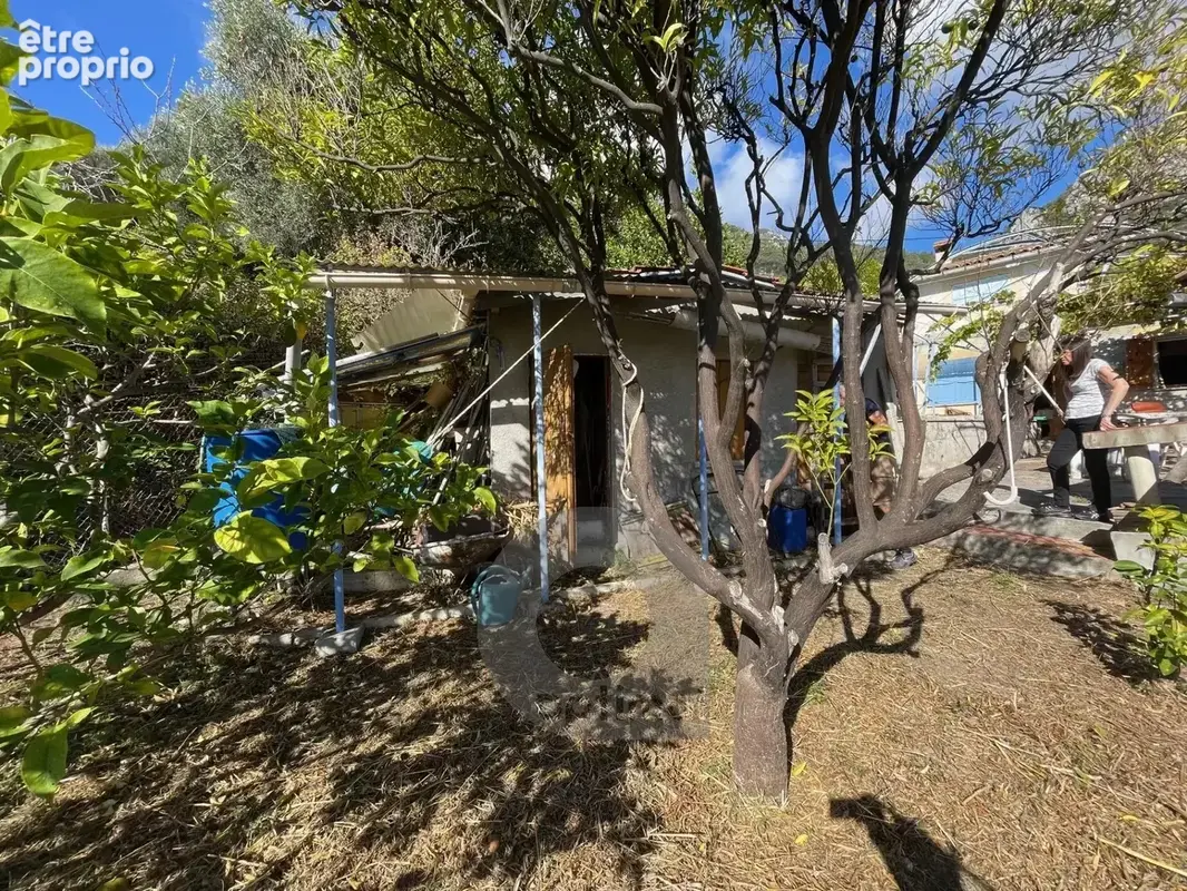 Route de Ste Agnès - Maison 3 pièces à Rénover avec terrasse et jardin - Accès pédestre - photo 11