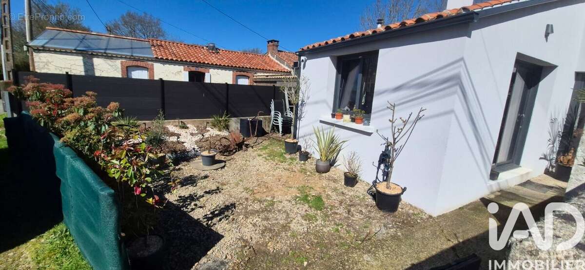 Photo 2 - Maison à NIEUL-LE-DOLENT