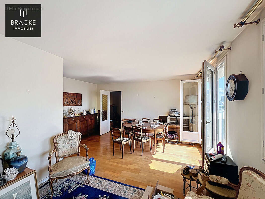 Appartement à COURBEVOIE