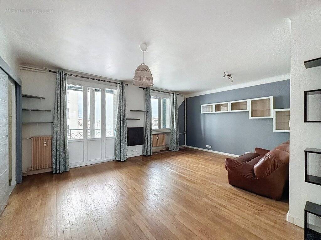 Appartement à LYON-8E