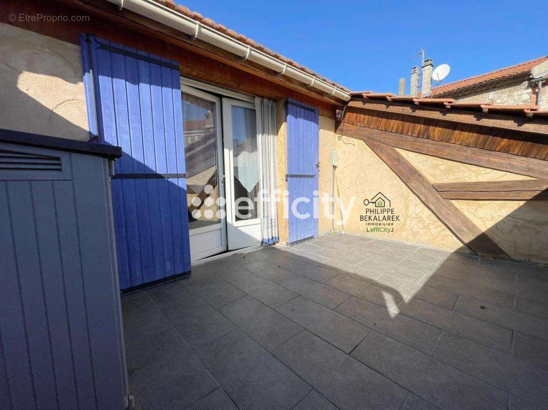 Appartement à LARAGNE-MONTEGLIN