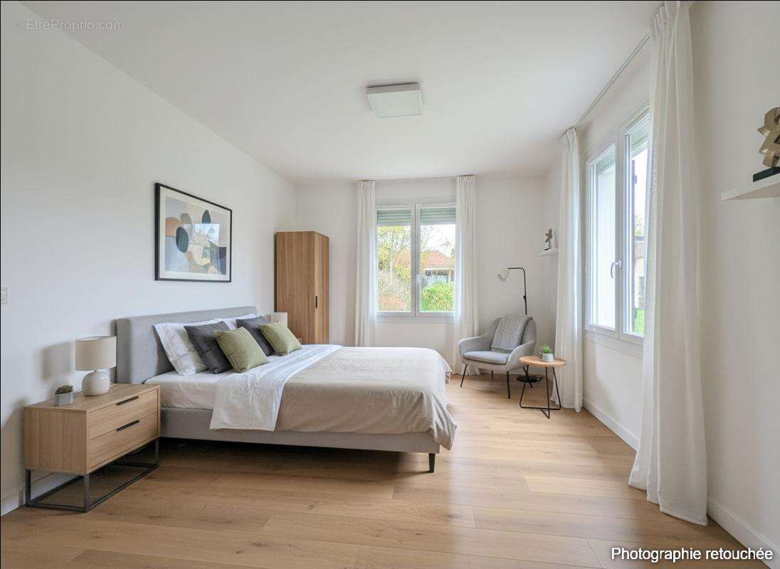 Maison à BRIIS-SOUS-FORGES