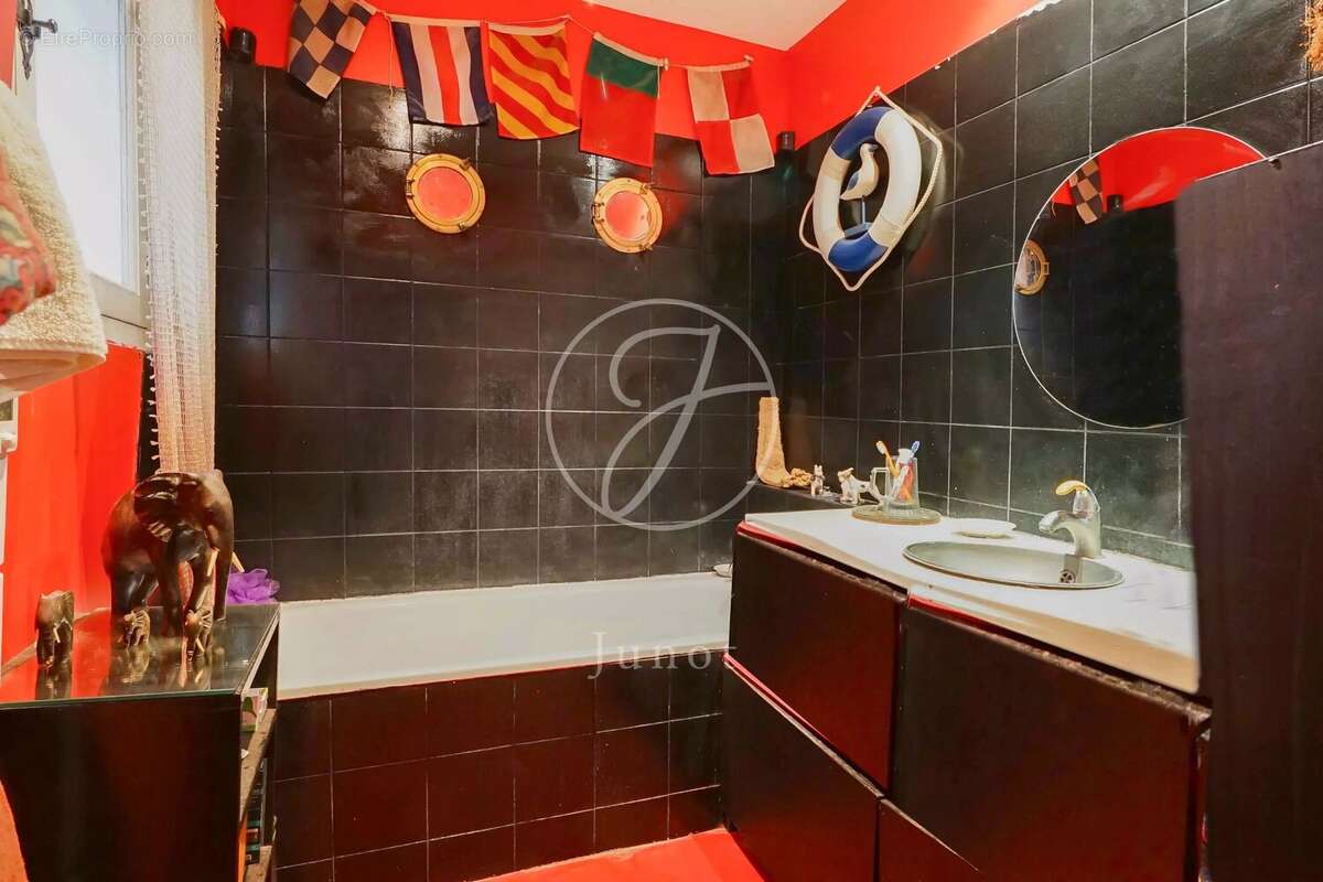 Appartement à PARIS-7E