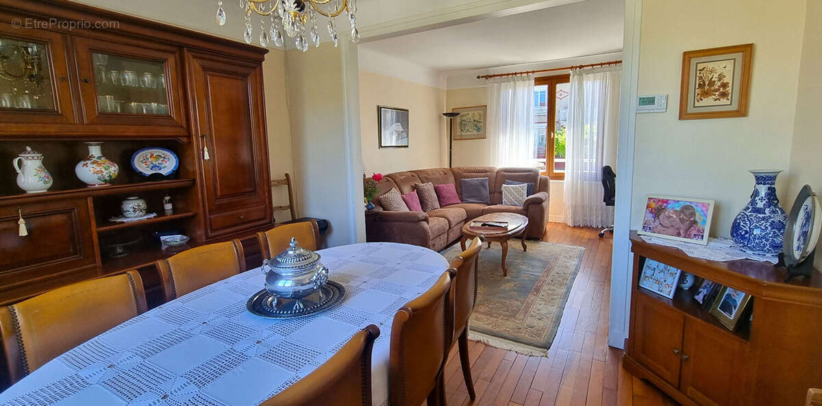 Maison à HOUILLES