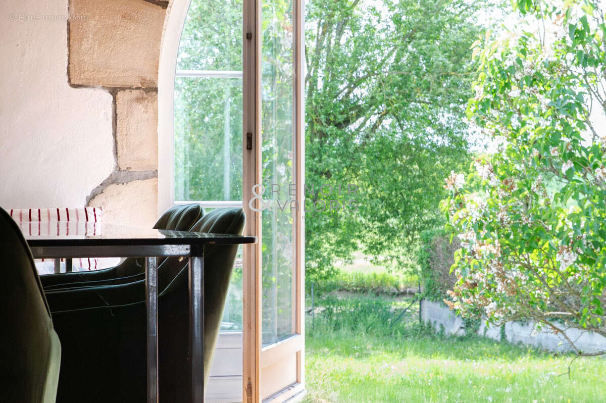 Maison à SOULOSSE-SOUS-SAINT-ELOPHE