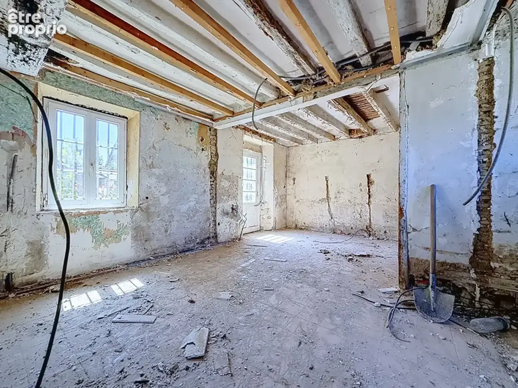 Maison de caractère à rénover intégralement ? berchere les pierres - photo 2