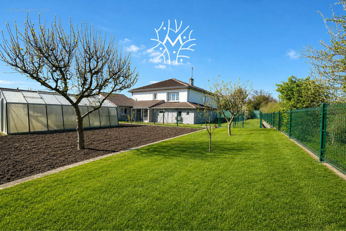 Maison 142 m² à Coucy  - photo 9