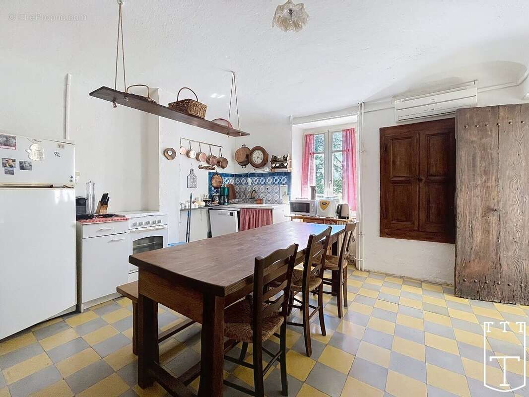 100% charme avec cette bâtisse + 1 dépendance [sud Ardèche] - photo 4