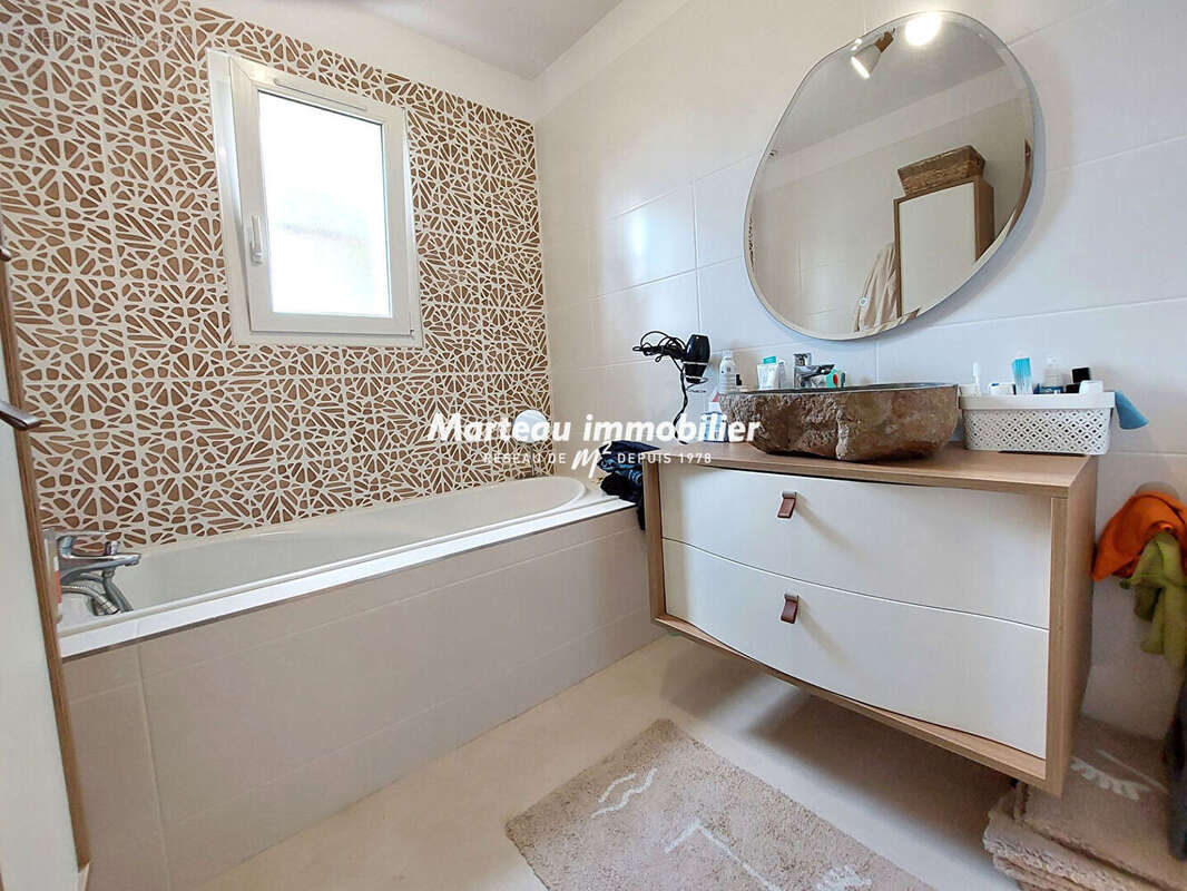 LA BAZOGE - Maison 6 pièce(s) 164 m2 - photo 13