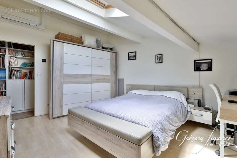 À vendre – Beau duplex 3 pièces de 78,19 m² au dernier étage, avec balcon, garage et place de parking privative - photo 8