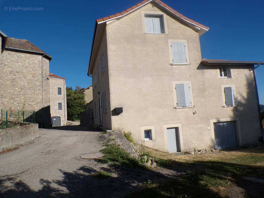 MAISON DE VILLAGE - 5 chambres de 167 m2 au coeur de Saint-Jeure-d'Andaure- Vue dégagée - photo 10
