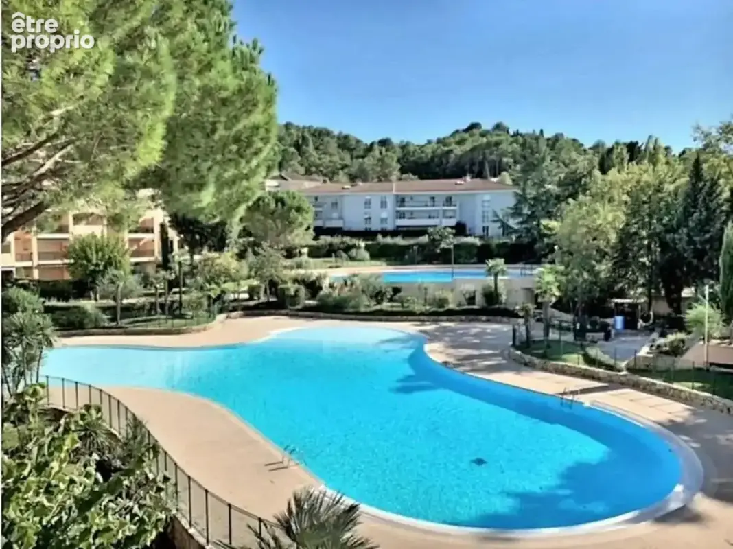 Appartement à MOUGINS