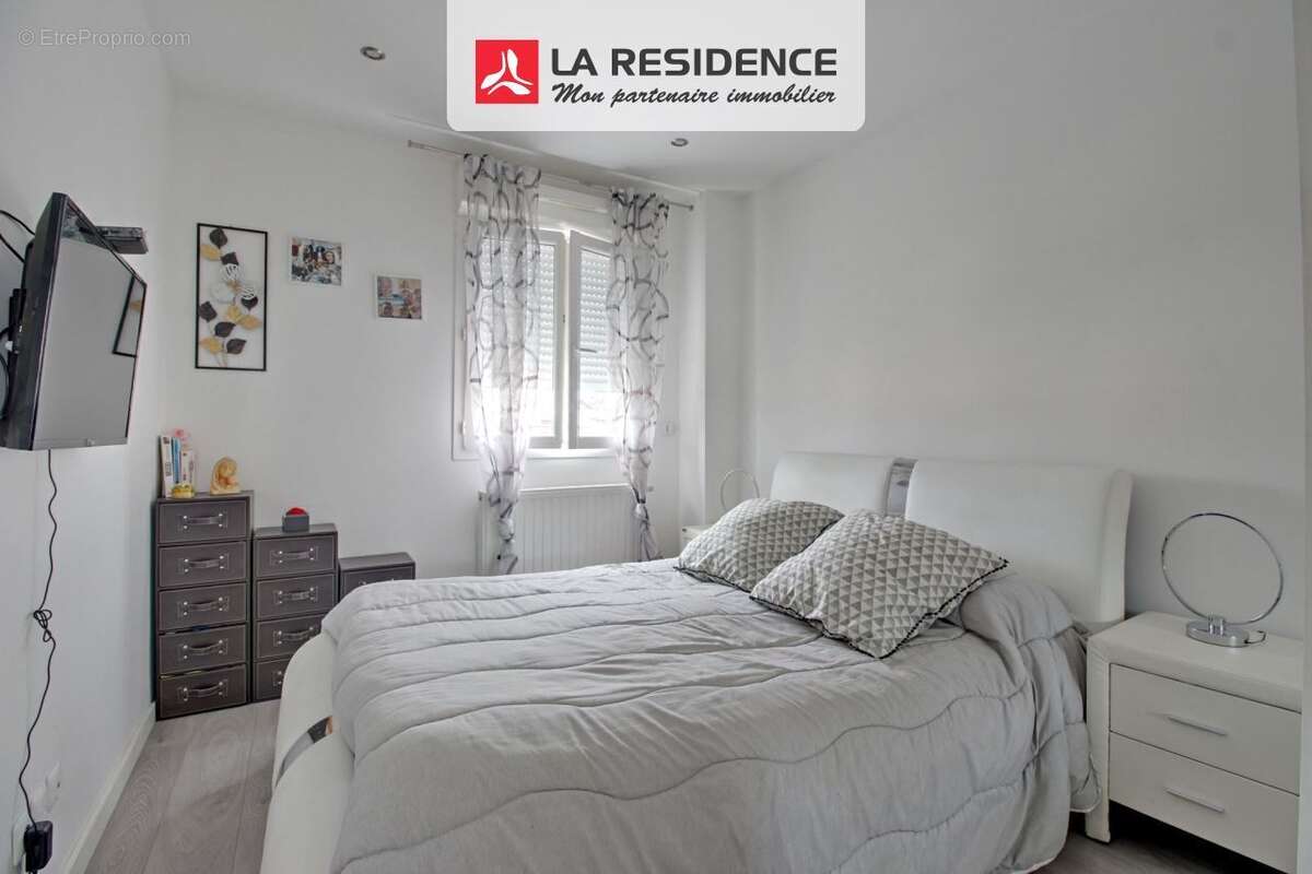 Maison à SARTROUVILLE