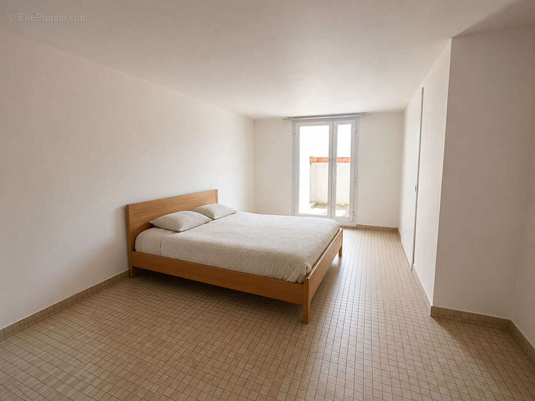 Maison avec grande parcelle de terrain - photo 7