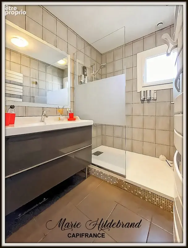 Maison familiale 150m² - 5 chambres avec jardin & piscine - quartier la saleve - photo 18