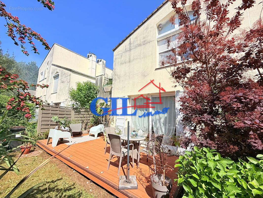 Appartement à NANDY