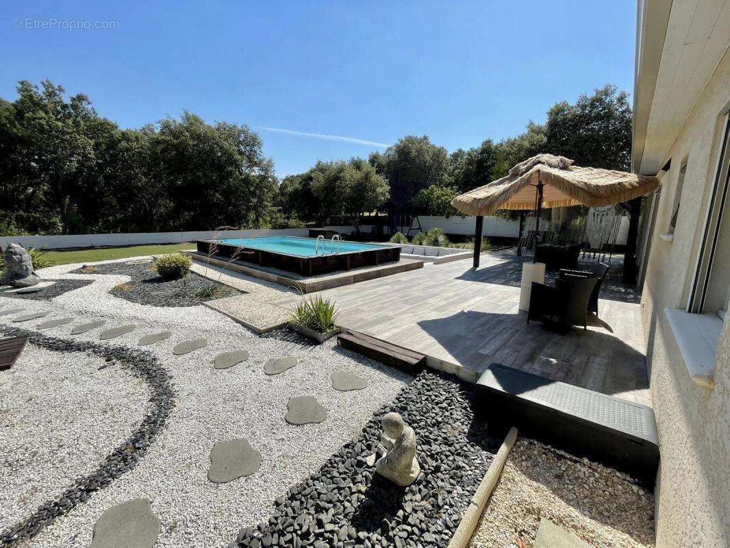 QUISSAC : Villa T6 de 133m² sur terrain paysager de 1166m² - photo 2