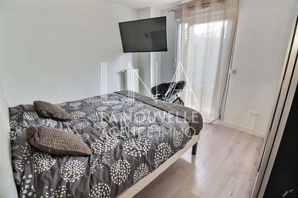 Appartement à LES LILAS