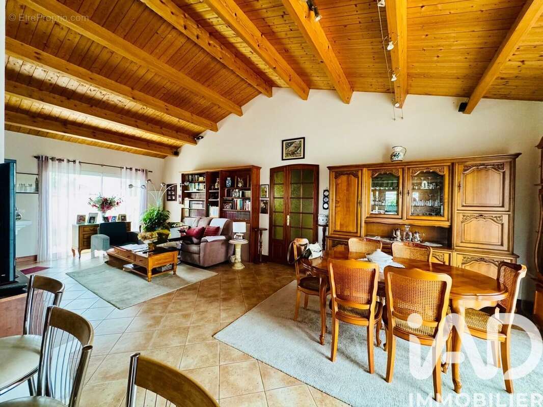 Maison 149 m² à Sainte-Soulle  - photo 8