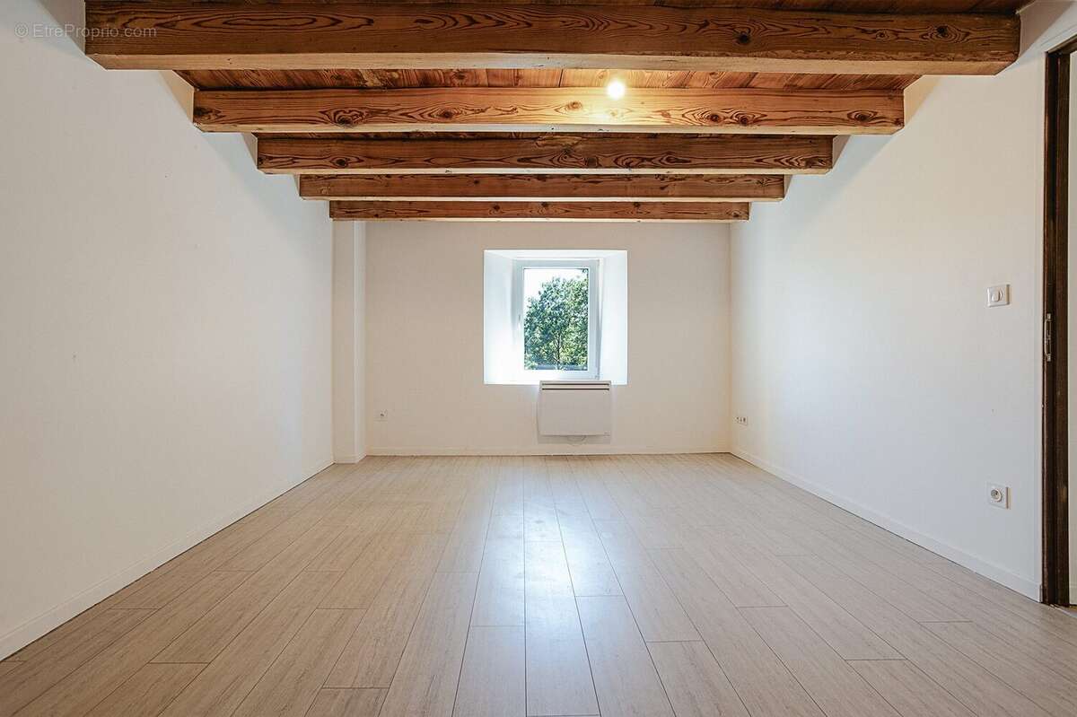 Appartement à PRINGY