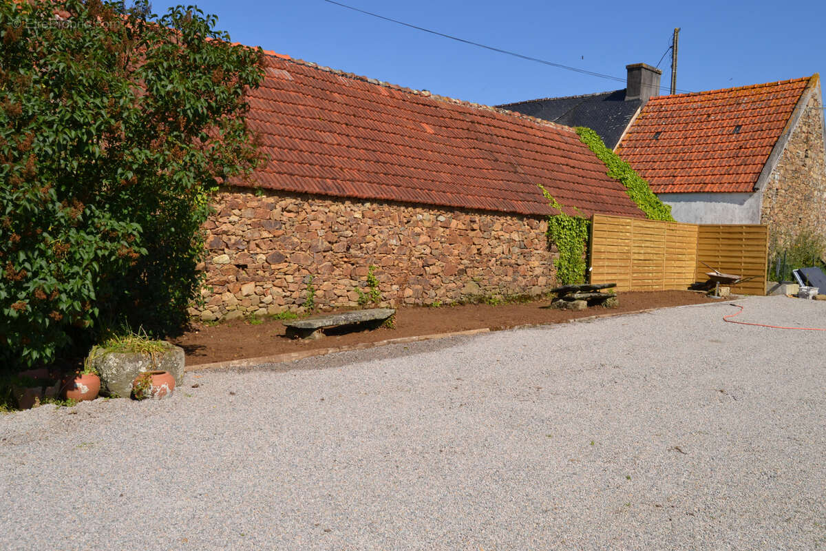 Maison à PLOUGASNOU